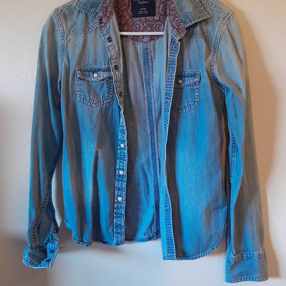 American Eagle pearl snap